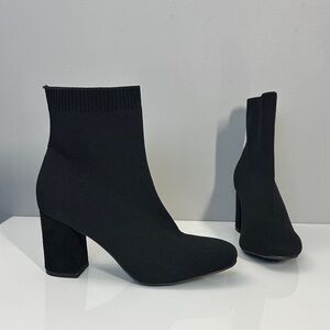 Mia Erika Ribbed Pull On Block Heel Boots Black Size 8.5